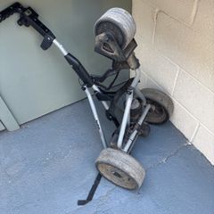 Electric golf trolley
