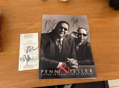 Penn and teller autographs 2005