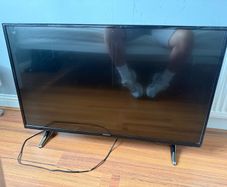 42" Hitachi TV