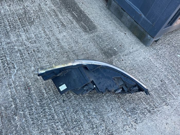 Opel Movano drivers side headlamp