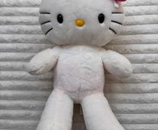 Build A Bear Hello Kitty With Heart Bow Sanrio 2010 red marks on the fur approx. 45 cm. Used Please see photos