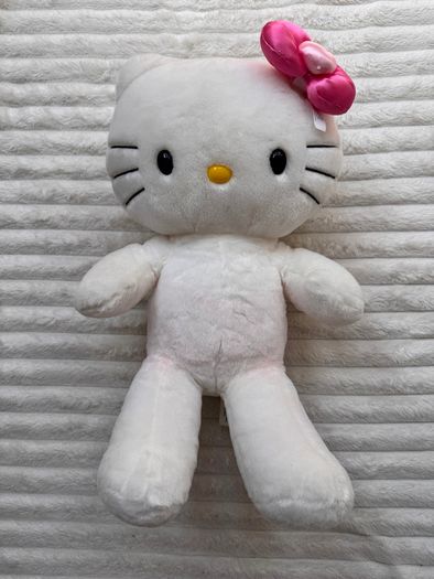 Build A Bear Hello Kitty With Heart Bow Sanrio 2010 red marks on the fur approx. 45 cm. Used Please see photos