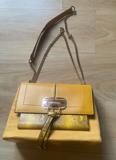 River Island Ladies  handbag.  Size 11x8 ins