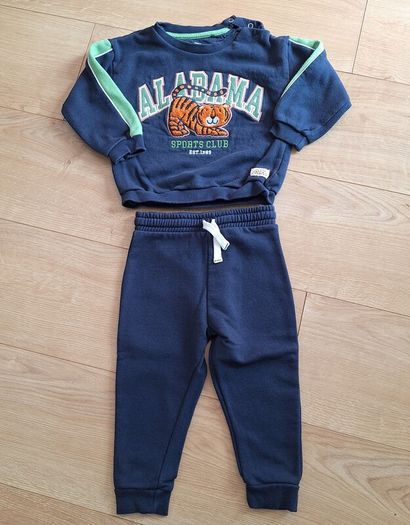 2 Sweatshirt and jogger (blue & black)