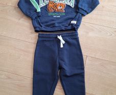 2 Sweatshirt and jogger (blue & black)