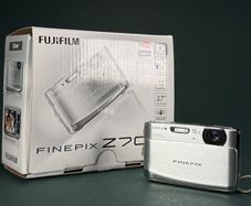 Fujifilm FinePix Z Series Z70 12.2MP Digital