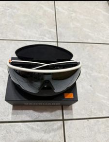 Oakley meta glasses