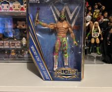 Macho Man Randy Savage HOF WWE fig