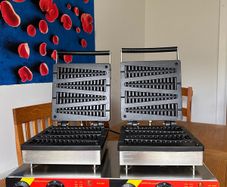 Waffle Maker - 8 Lollies - on Sticks