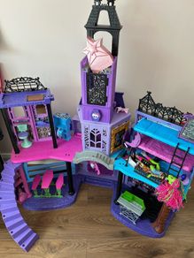 monster high doll house