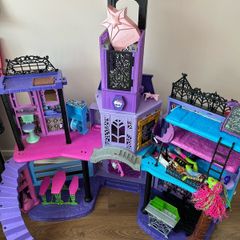 monster high doll house