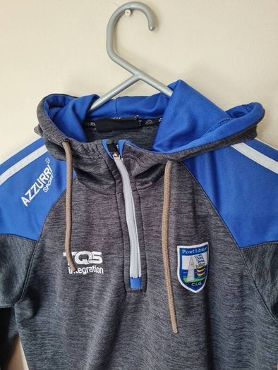 Azzuri waterford  Hooded quarter zip size 10/11 years in excellent condition