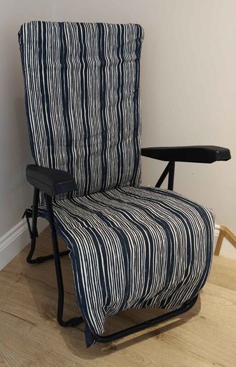 Folding garden chair