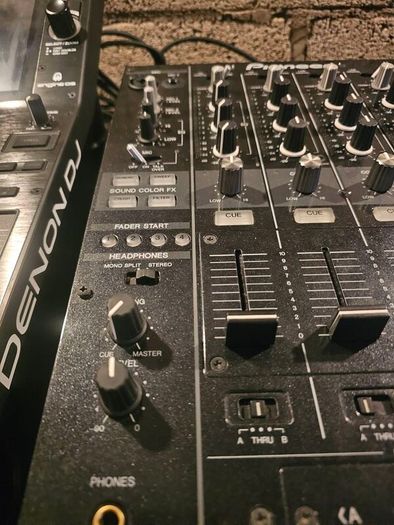 Pioneer DJM 800 (Mint Condition)