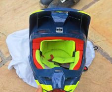fox v1 MIPS motorcross helmet