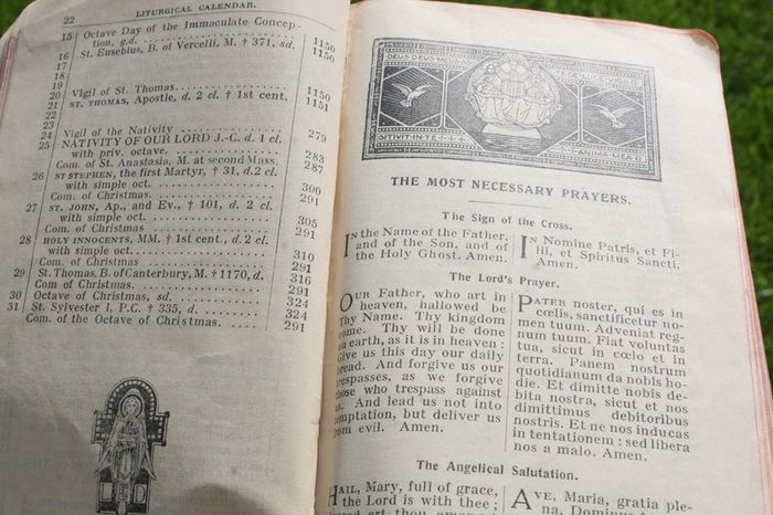 Vintage The Ideal Daily Missal with Vespers for Sundays and Feasts - Dublin