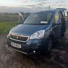 Car wheelchair Accessible