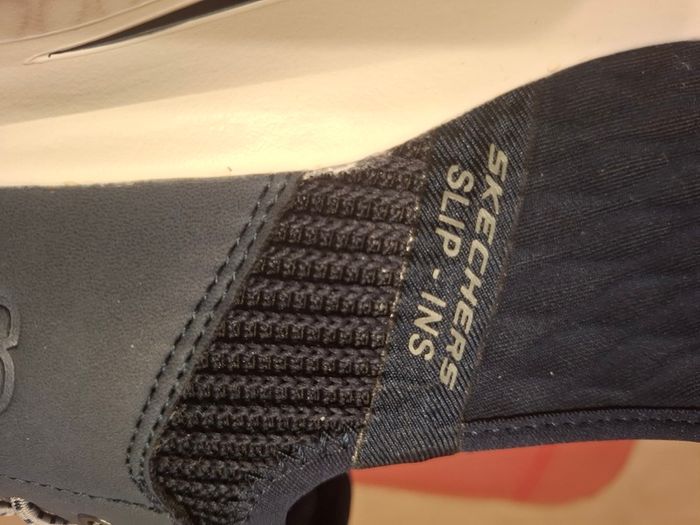 SKECHERS Slip-Ins - Size 9 - Excellent - As NEW