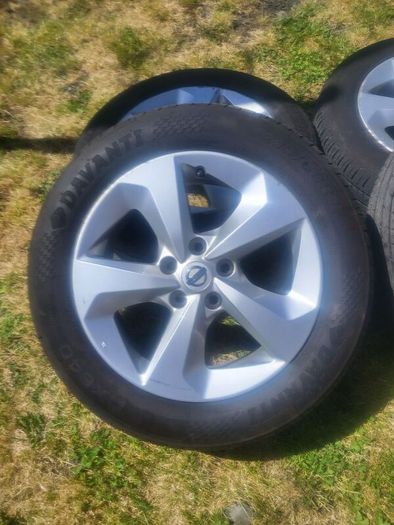 Nissan Qashqai alloys and tyres