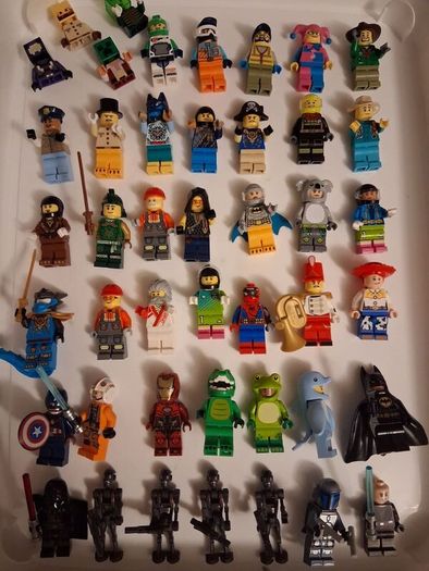 lego mini figure