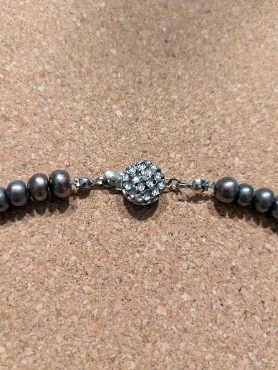 Natural pearls necklace