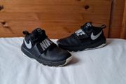nike team hustle size 4 eu 36.5 black In excellent condition
