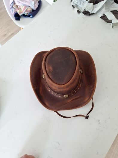 Leather cowboy/cowgirl hat