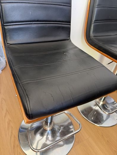 4 bar stools