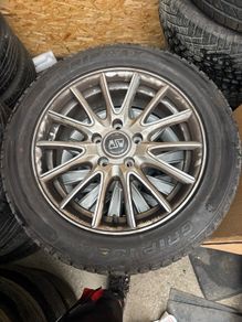 4 alloy wheels on winter tires. Came of a Cla import 2015