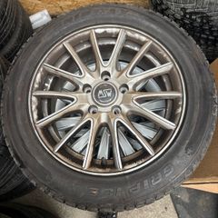 4 alloy wheels on winter tires. Came of a Cla import 2015
