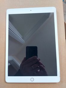 Apple Ipad 7th Generation, 32 GB, in very good cosmetic condition, Activation Locked to previous owner