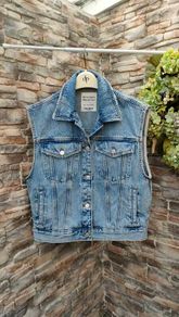 Pull & Bear Distressed Denim Sleeveless Jacket  Unisex  Size Small