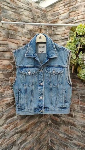 Pull & Bear Distressed Denim Sleeveless Jacket  Unisex  Size Small