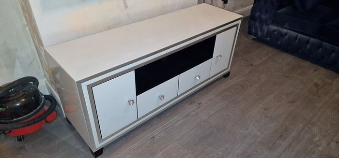 tv unit