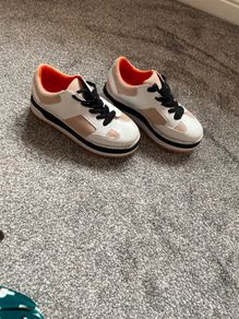 zara runners size 6
