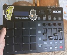 AKAI MPD 226 (like new) - PRO MIDI Pad Controller w/accessories