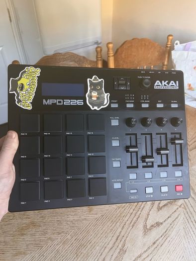 AKAI MPD 226 (like new) - PRO MIDI Pad Controller w/accessories