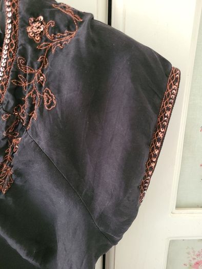 Beautiful Mnsoon Black 100%silk Top