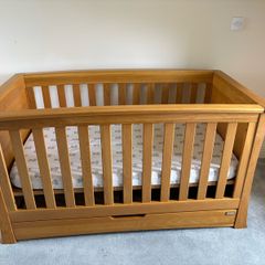 Mommas and poppas cot and changing unit.