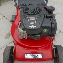 Almost new MORRISON self drive lawnmower with Briggs and Stratton engine 500 E series, 140 cc. 20 inch, which starts first pull.