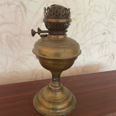 Charming antique brass oil paraffin table lamp