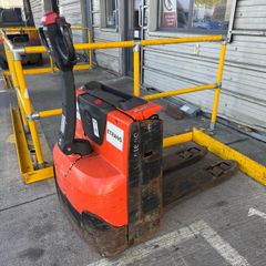Toyota electric pallet truck