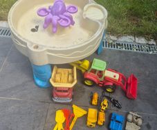 Water table and sandpit toys