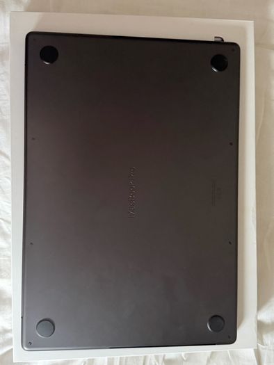Macbook Pro (16" M5 Pro 1tb Ssd 24gb Ram)