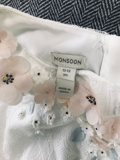 Dress Monsoon