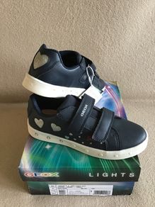 NEW Girls GEOX leather shoes trainers with lights, size 1.5 (34)