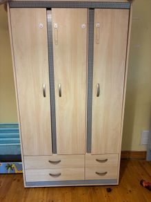 wardrobe and chest of drawers set