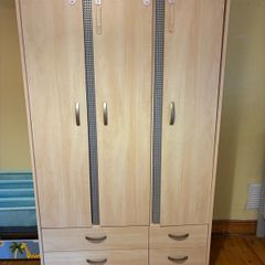 wardrobe and chest of drawers set
