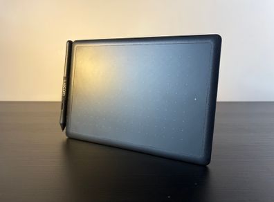 One by Wacom Drawing Tablet (Small)