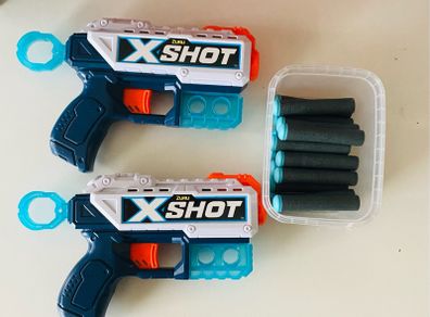 2 Zuru X-Shot guns - includes 15 bullets